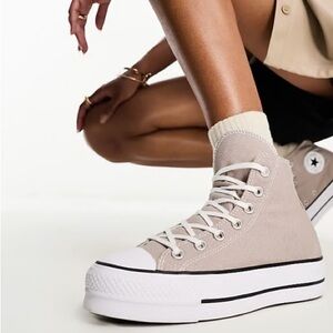 Converse Women's platform High-Top Sneakers - Cream size 8.5